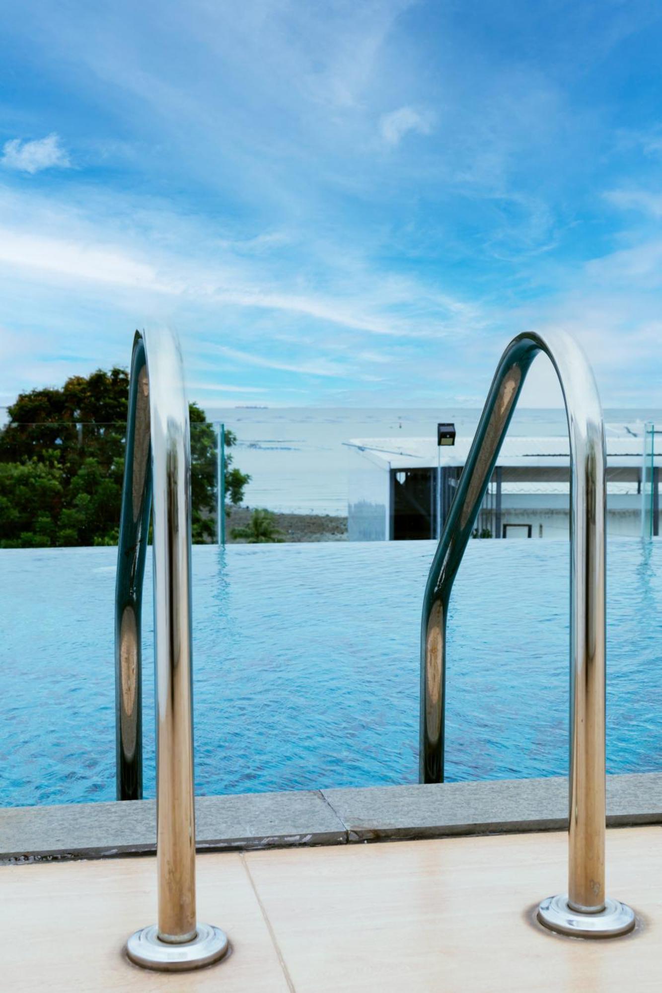 Karin Hotel & Service Apartment - Sha Extra Plus Si Racha Bagian luar foto