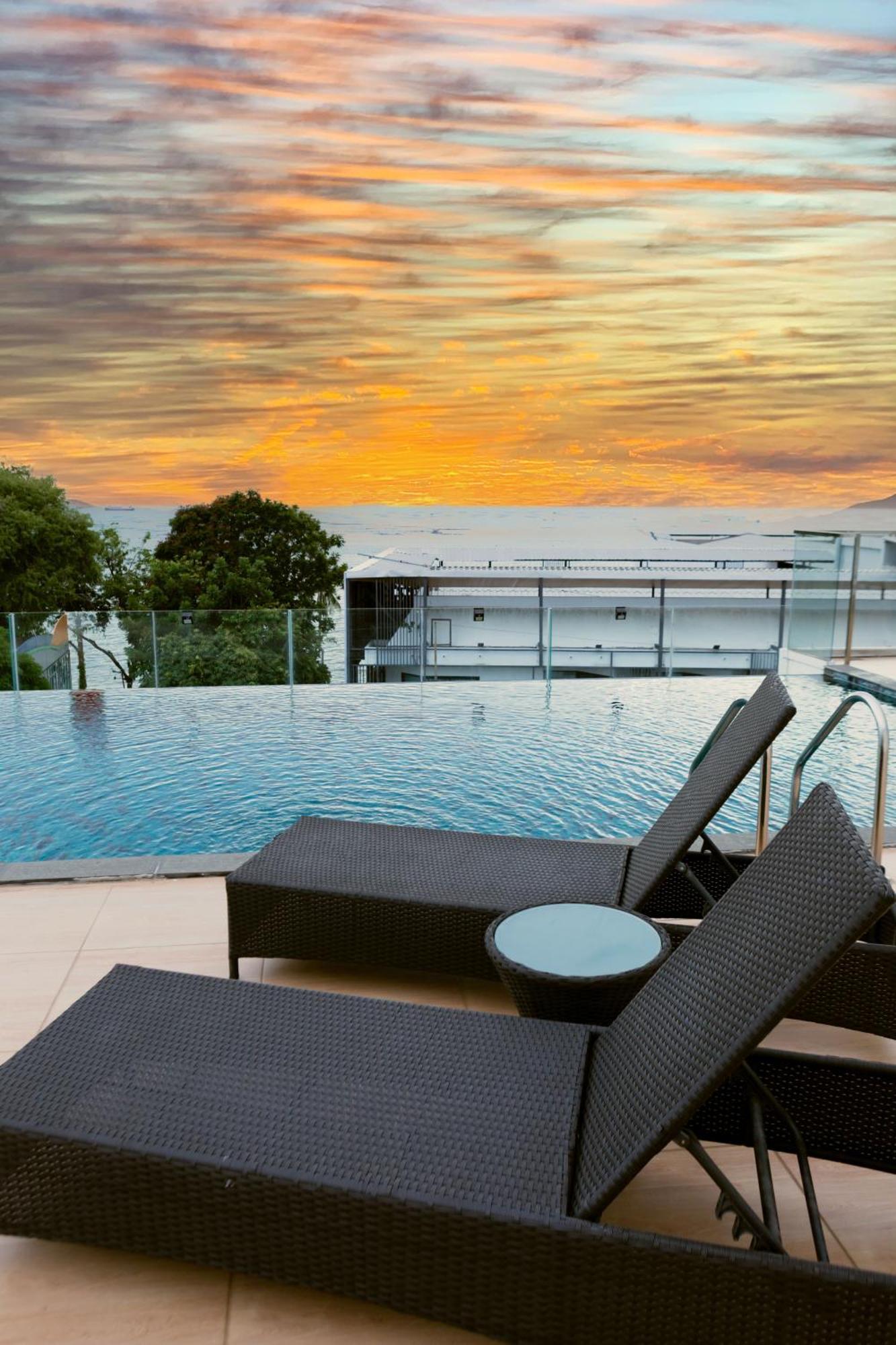 Karin Hotel & Service Apartment - Sha Extra Plus Si Racha Bagian luar foto