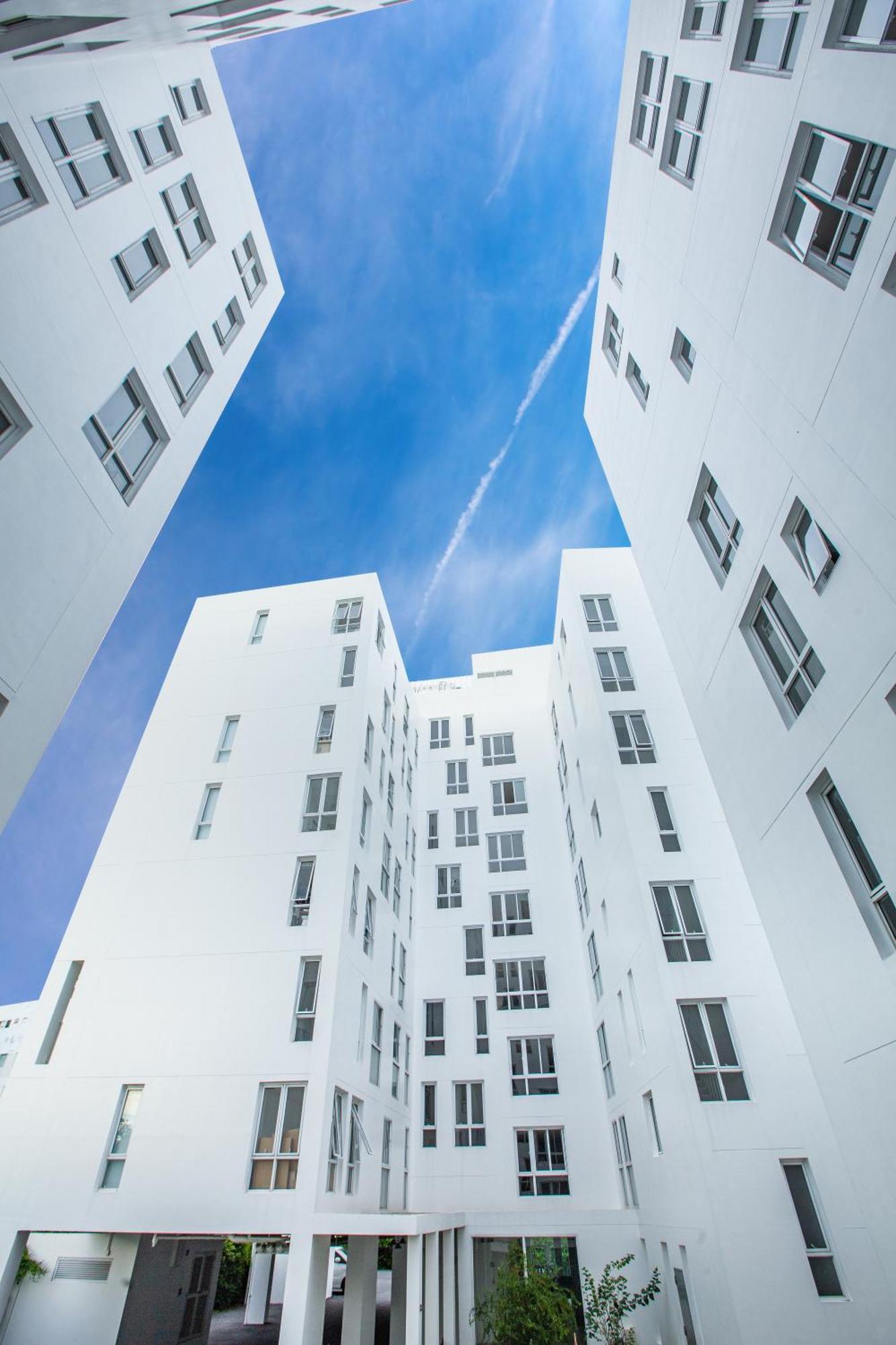 Karin Hotel & Service Apartment - Sha Extra Plus Si Racha Bagian luar foto