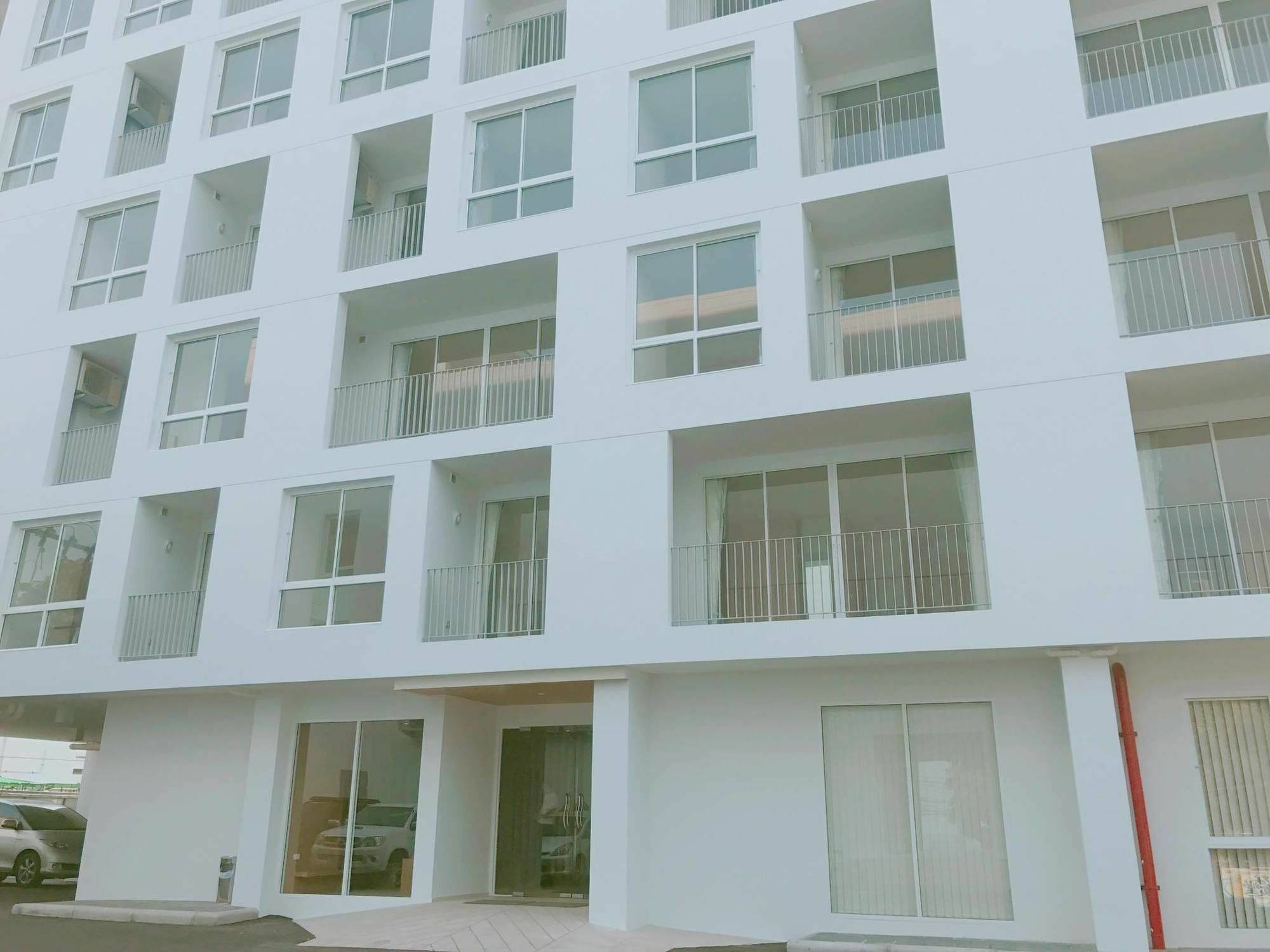 Karin Hotel & Service Apartment - Sha Extra Plus Si Racha Bagian luar foto