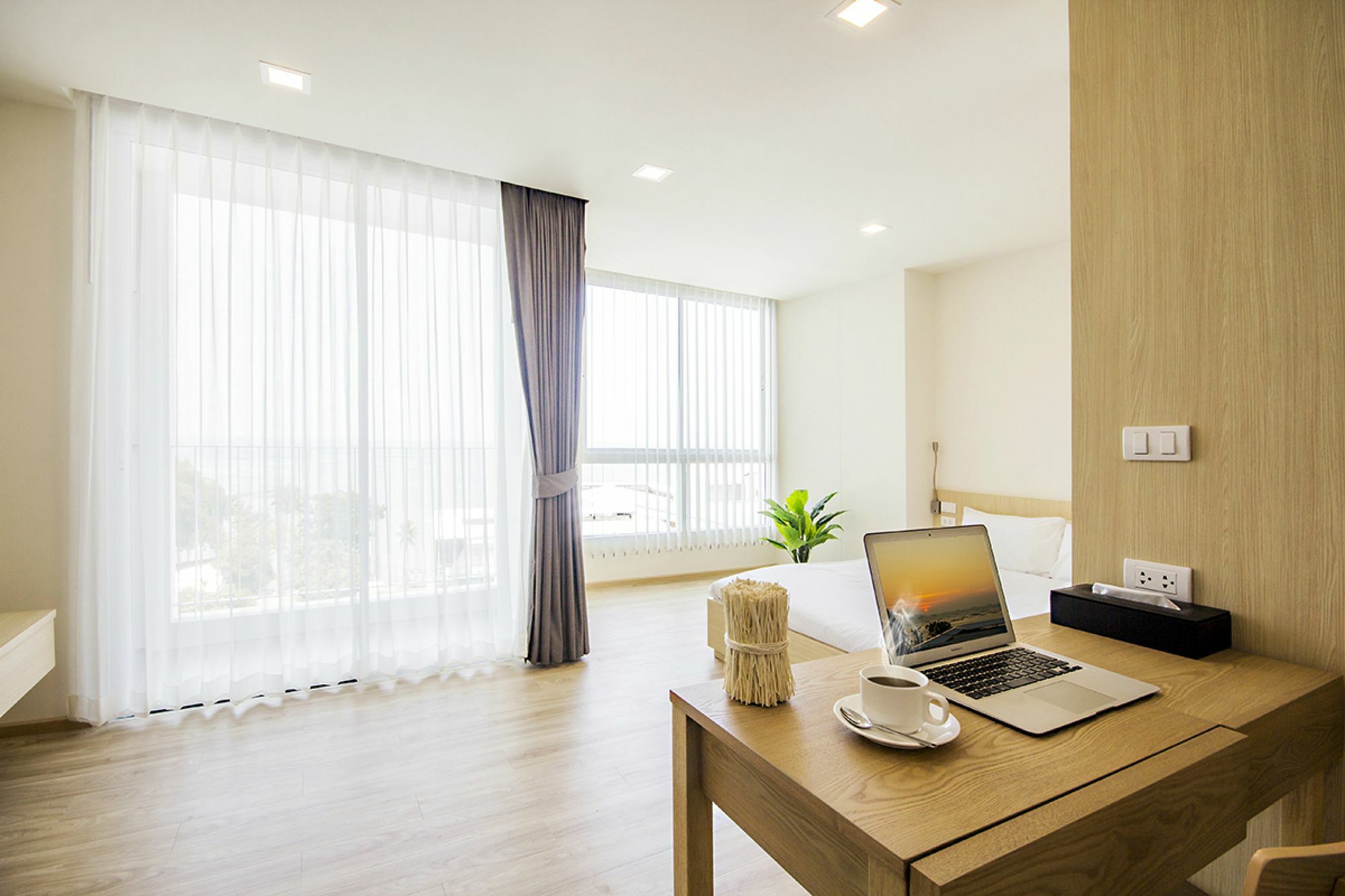 Karin Hotel & Service Apartment - Sha Extra Plus Si Racha Bagian luar foto